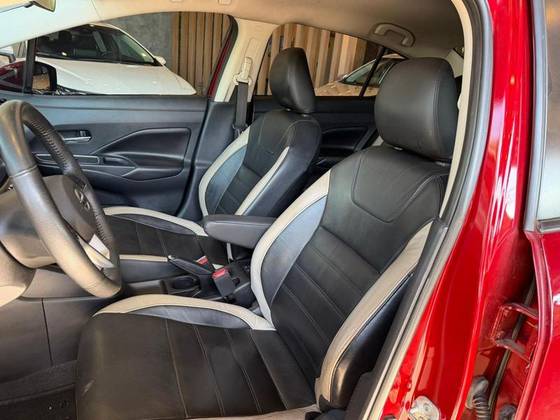 NISSAN VERSA 1.6 16V FLEX EXCLUSIVE XTRONIC NISSAN VERSA 1.6 16V FLEX EXCLUSIVE XTRONIC